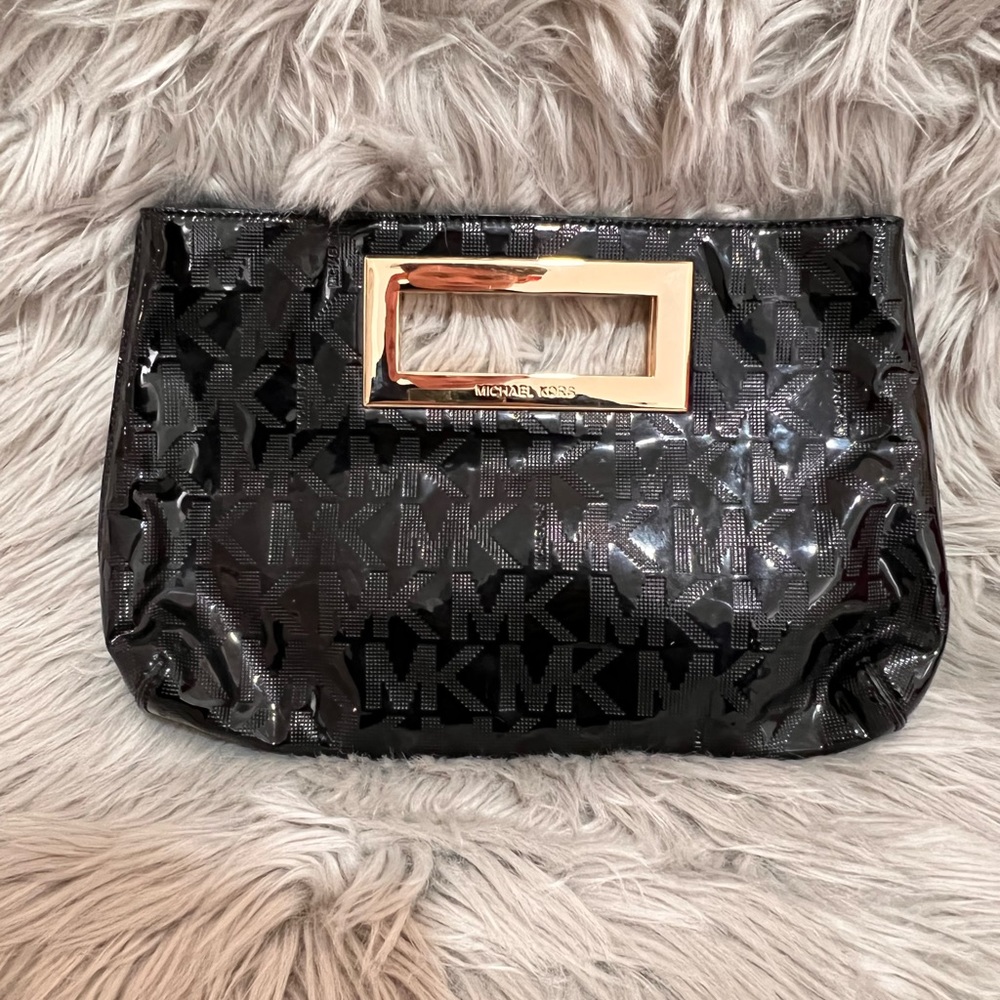 Micheal Kors / Clutch / Black and Gold